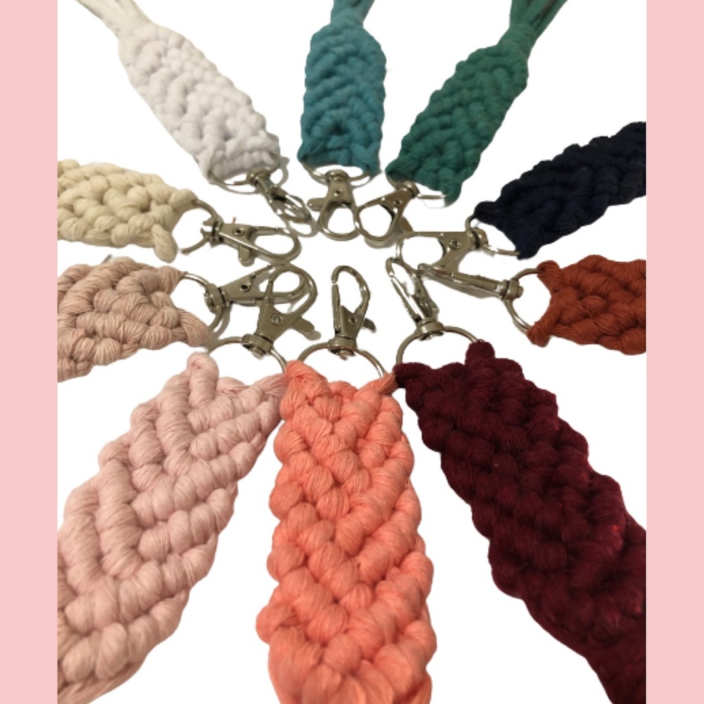 MACRAME KEYCHAIN V STYLE